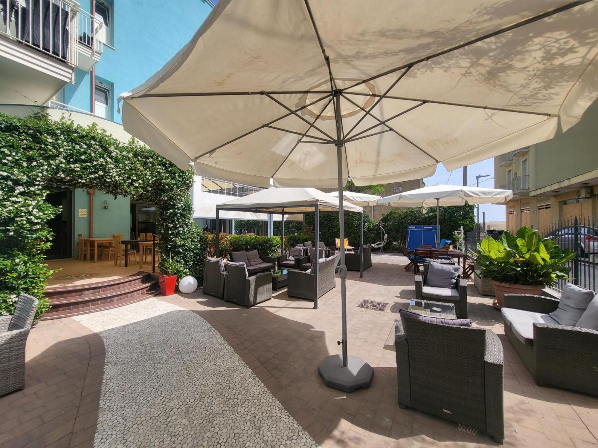 Art Hotel La Perla Bellaria-Igea Marina Bagian luar foto